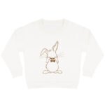 Offwhite sweater voor kinderen met diep zwarte print van ondeugend konijn Guus die een gekke bek trekt.