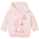 Baby hoodie voor meisjes in de kleur soft rose met print van konijn Guus en een vlinder – zacht, duurzaam, biologische katoenmix